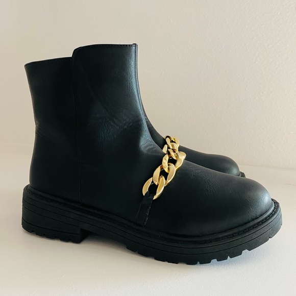 CL by Chinese laundry black chunky gold chain detail boots - Picture 4 of 10